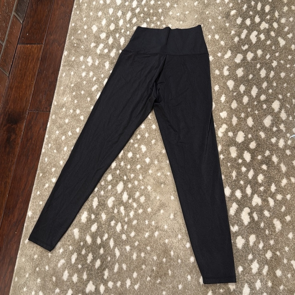Aerie Black Active Chill Play Move Leggings. Size M - Picture 4 of 4